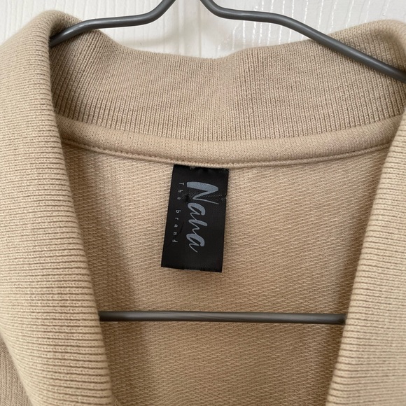 High cropped collared tee - Picture 3 of 3